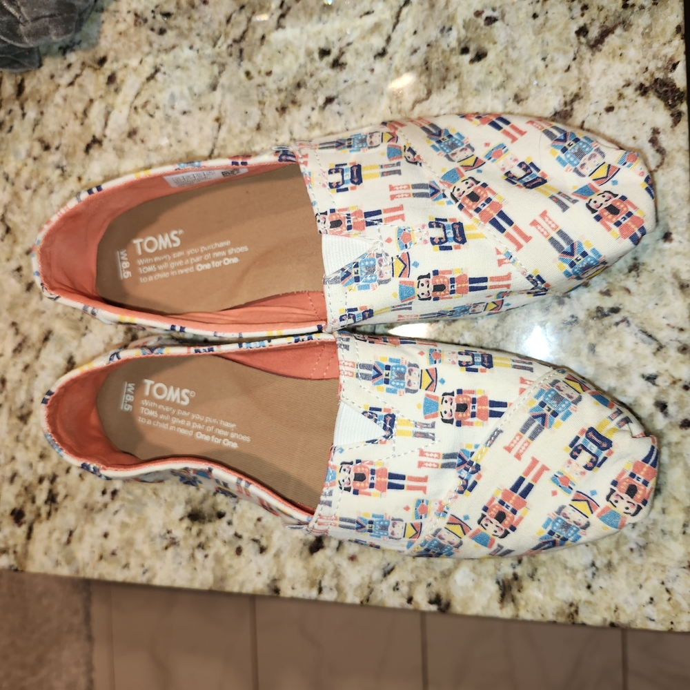 Toms Cream and Orange Flats with Colorful Pattern